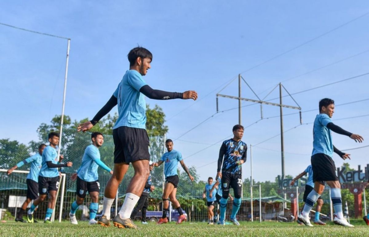 Pemain Persela Lamongan berlatih jelang hadapi Madura United.(Foto: Instagram @perselafc)