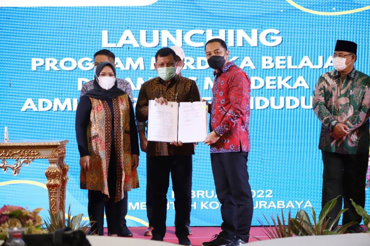 Kerja sama Untag Surabaya dan Pemkot terkait MBKM Administrasi Kependudukan. (Foto: Humas Untag Surabaya/jatimnow.com)