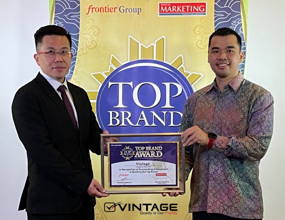 Vintage PT Vinindo Inti Pratama meraih Top Brand Award 2022. (Foto: PT Vinindo Inti Pratama/jatimnow.com)