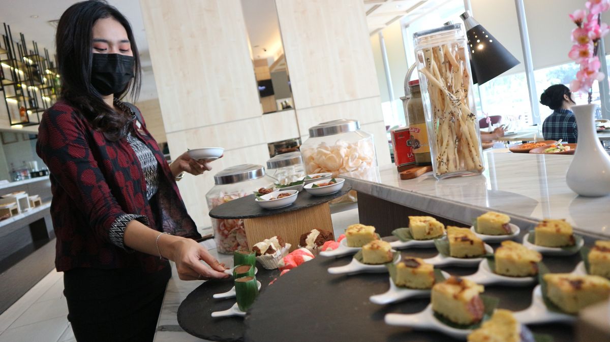 Mengintip Festival Takjil di All Day Resto and Dining Midtown Residance Surabaya