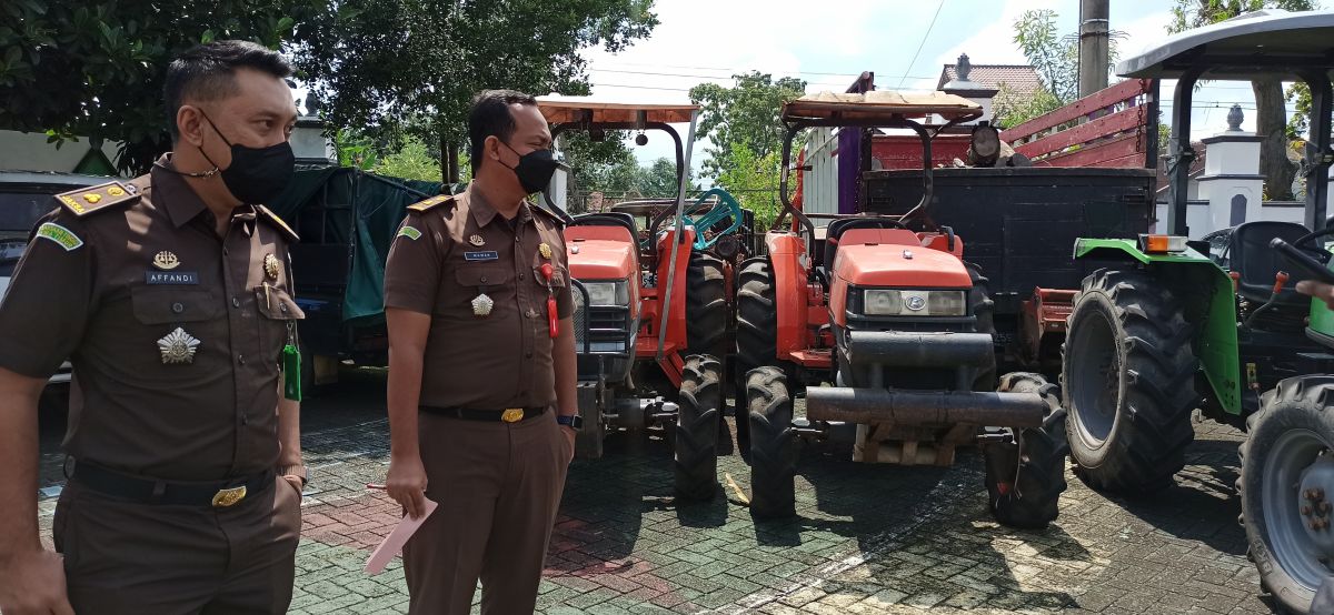 Barang bukti dugaan kasus korupsi alsintan di Ponorogo. (Foto: Mita Kusuma/jatimnow.com)