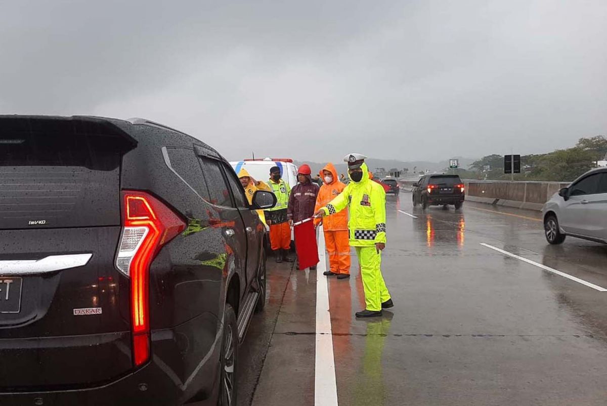 Pilihan Pembaca: Longsor di Tol Pandaan, Tol Pandaan Ditutup, Guru SD Telat
