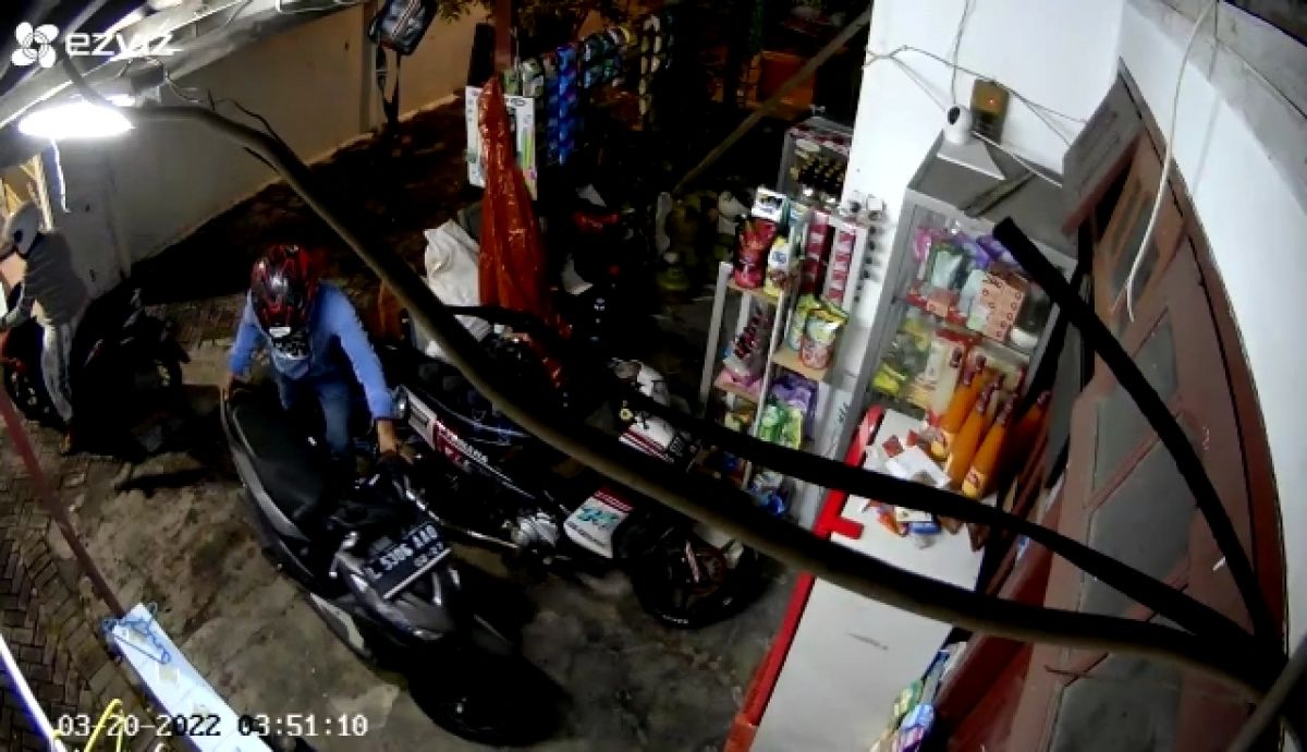 Pencurian Motor Terjadi di Benowo Surabaya, Salah Satu Pelaku Pakai Sarung