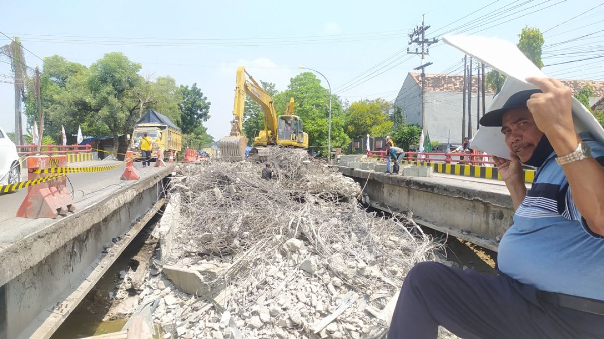 Perbaikan Jembatan Ambles di Lamongan Dikebut, Targetnya Selesai Sebelum Mudik