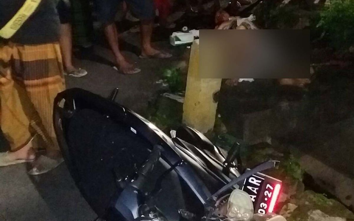 Korban terjatuh hingga terluka saat berusaha mengejar pelaku penjambretan (Foto: Satpol PP Surabaya for jatimnow.com)