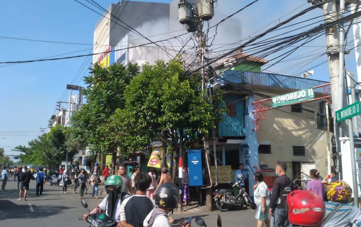 Kebakaran terjadi di Kantor BRI Jalan Kedungdoro, Surabaya