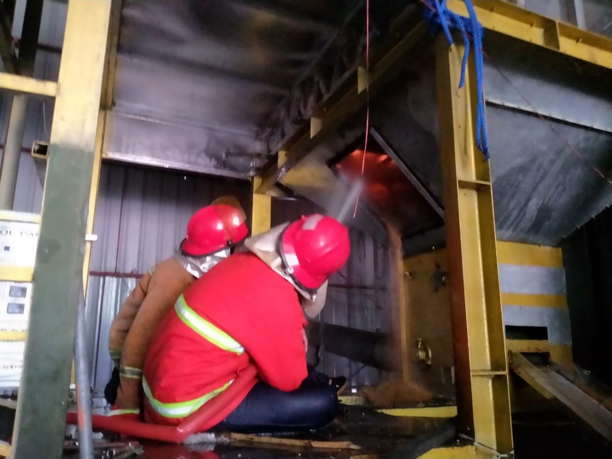 Mesin pengering padi milik warga Lamongan yang terbakar, Rabu pagi. (Foto : Damkar Lamongan for jatimnow.com)