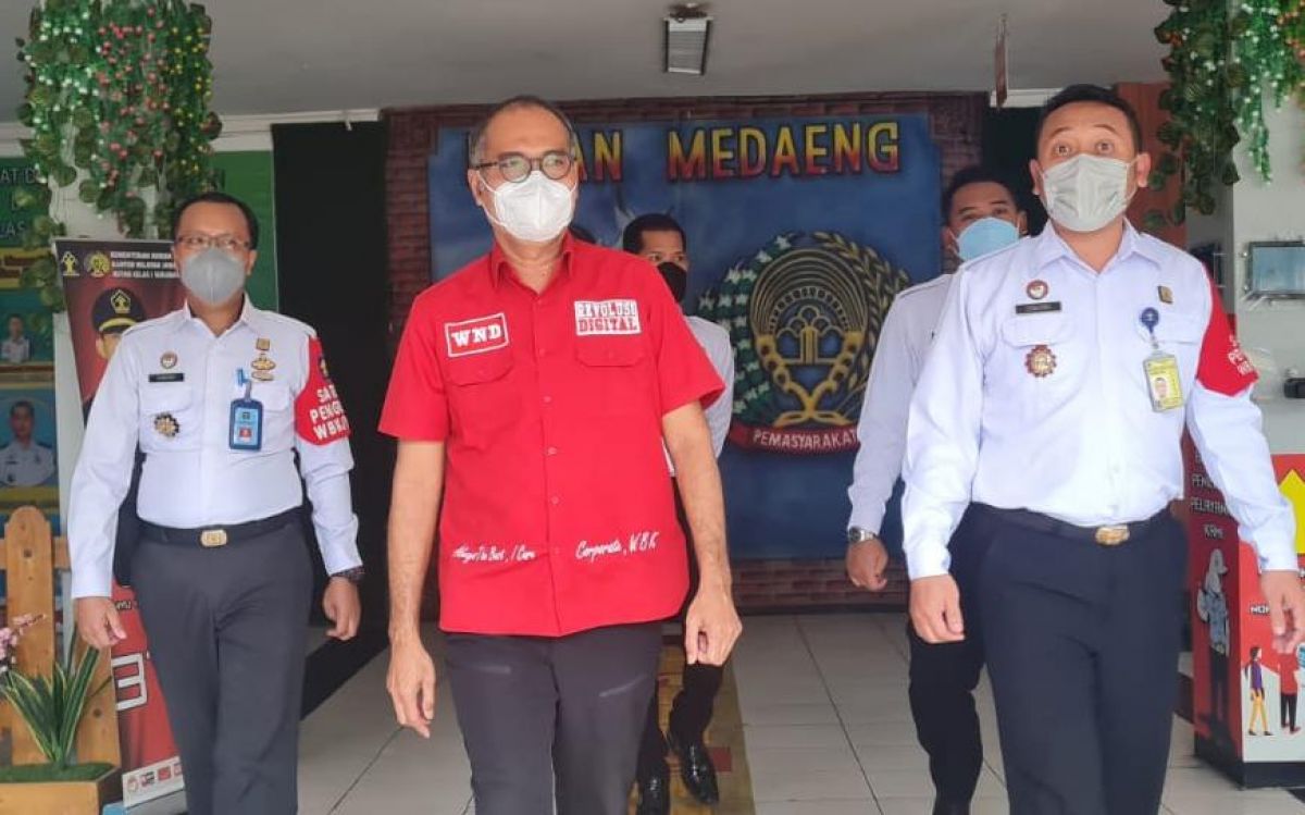 Plt Kepala Kanwil Kemenkumham Jatim Wisnu Nugroho Dewanto (baju merah).(Foto: Kemenkumham Jatim)