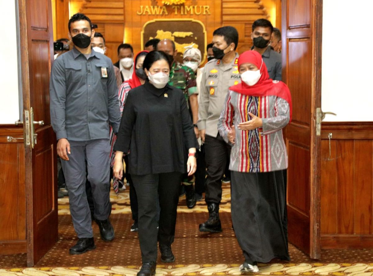 Gubernur Khofifah Indar Parawansa saat menerima kunjungan kerja Ketua DPR RI Puan Maharani. (Foto: Pemprov Jatim/jatimnow.com)