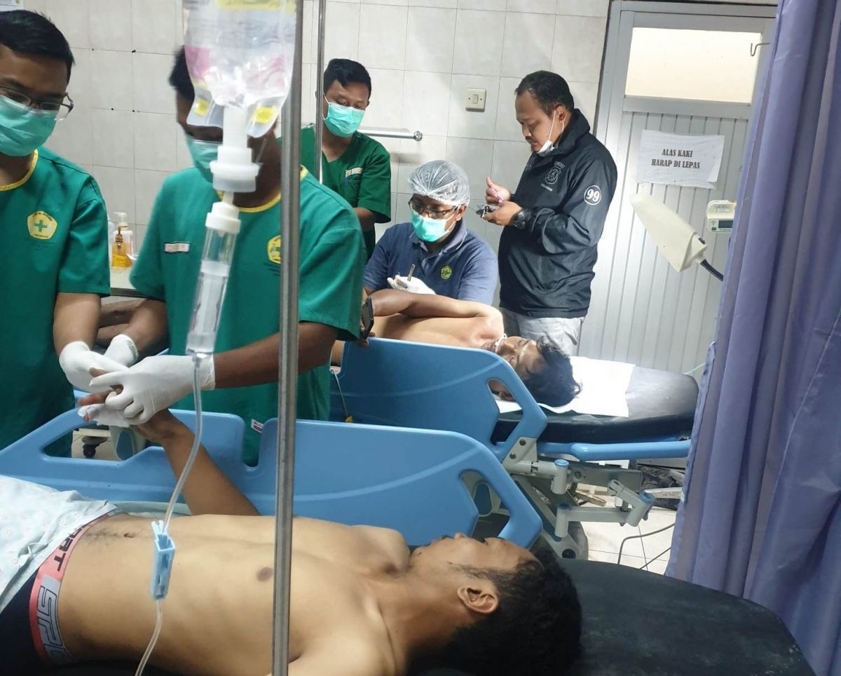 2 Pemuda Lamongan Dibacok Orang Tak Dikenal, Kepala Sobek dan Jari Nyaris Putus