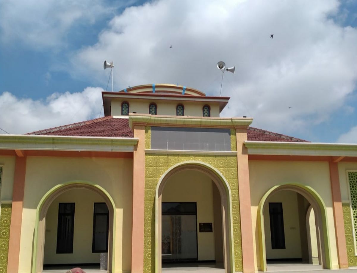 Kubah Masjid di Lamongan Terbang Terhempas Angin Kencang