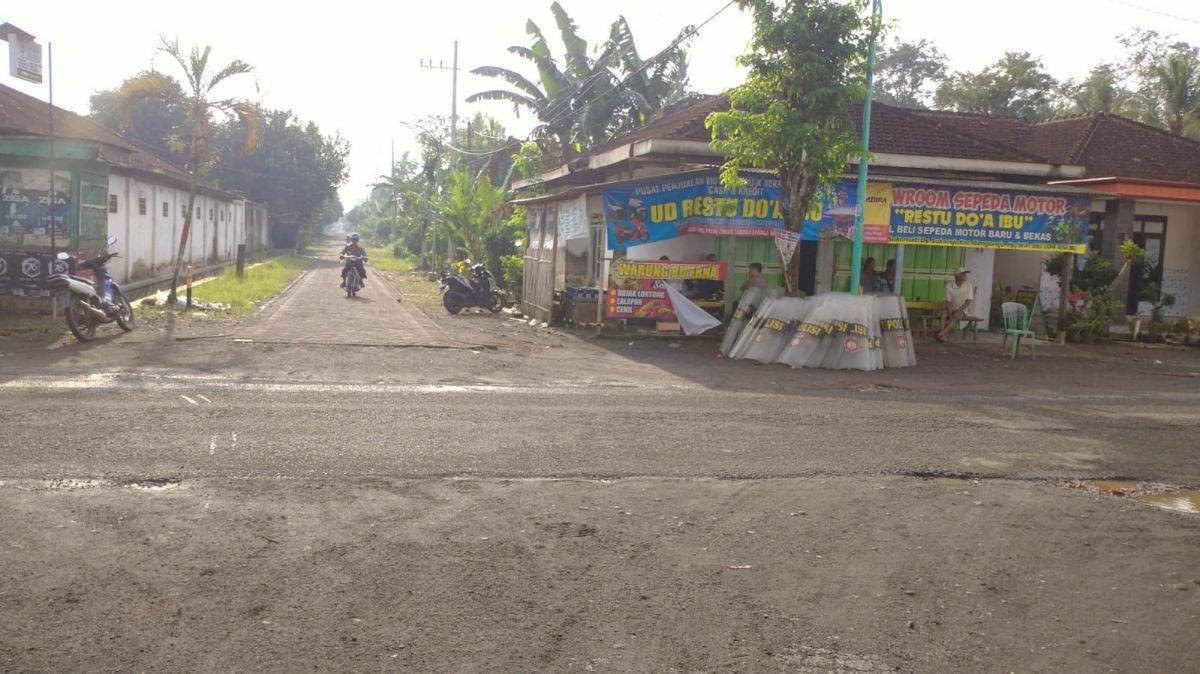 Lokasi bentrokan dua perguruan silat di Banyuwangi yang sudah tampak kondusif.(Foto: Rony Subhan/jatimnow.com)