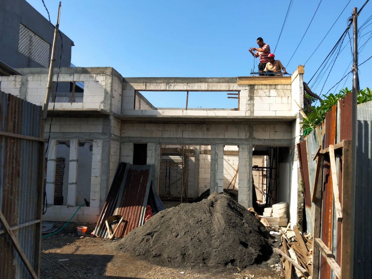 Lokasi bangunan di Gresik tersengat listrik. (Foto: Polsek Menganti for jatimnow.com)