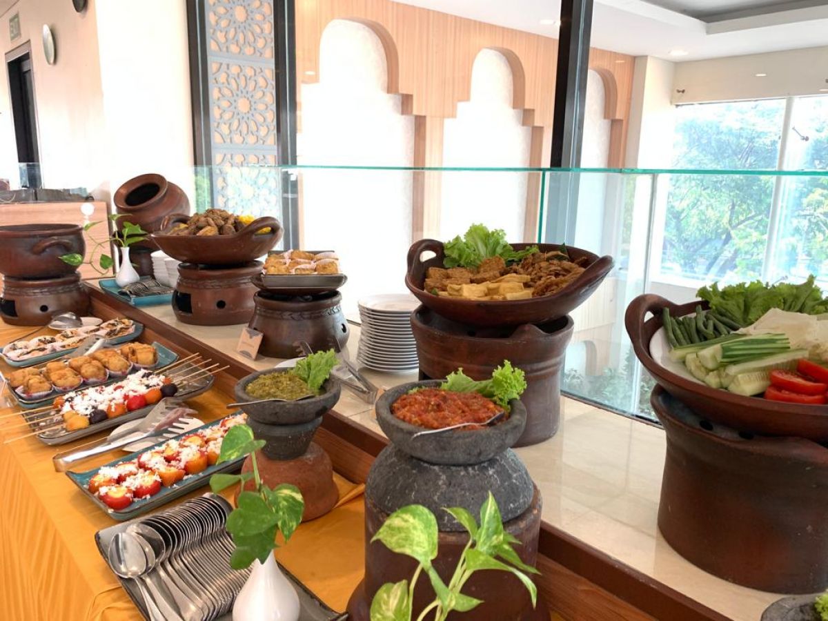 Menu makanan di Namira Syariah Hotel Surabaya.(Foto: Dok. Namira Syariah Hotel Surabaya)