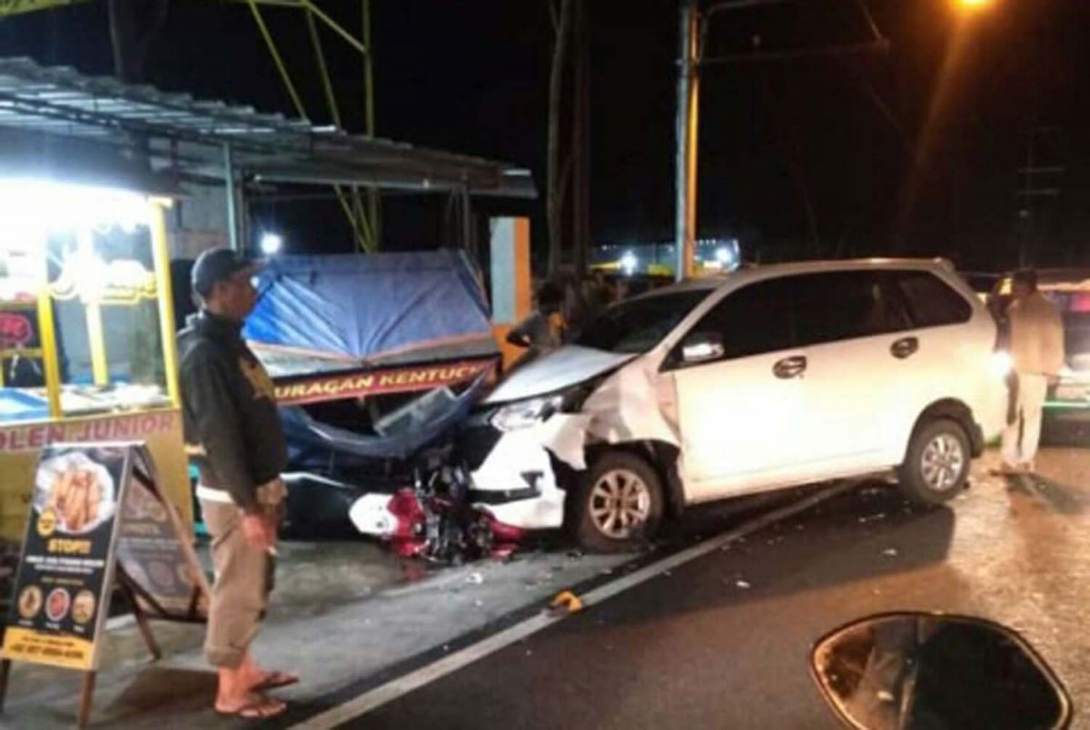 Mobil Hantam Motor di Kota Batu, Satu Orang Tewas