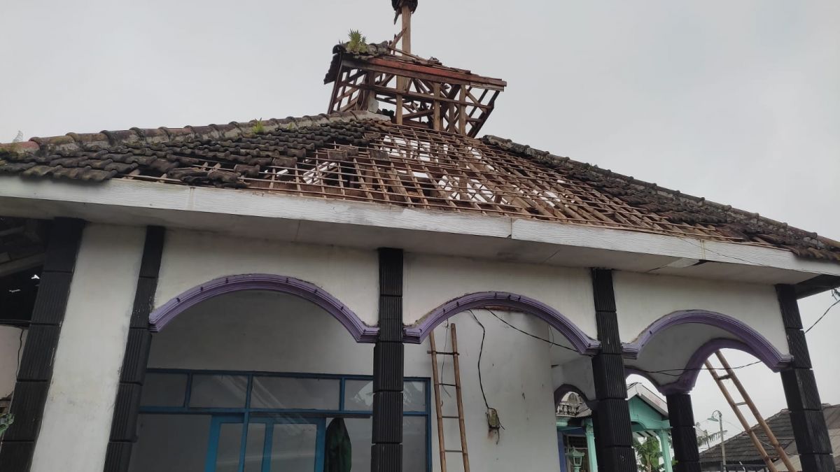 Musala Nurul Huda usai disambar petir.(Foto: Kepala Desa Andonosari Akhmad Pujianto)