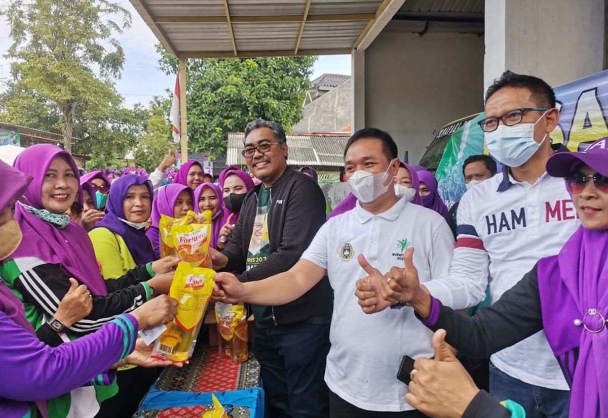 Perempuan Bangsa Gresik Gelar Senam dan Pasar Murah Gus Muhaimin