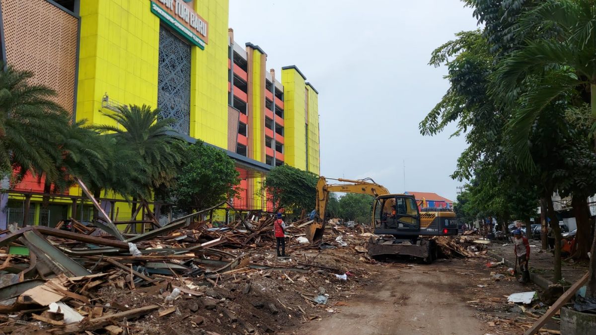 Pembongkaran TPS Pasar Turi di Blok A dan B (Foto-foto: Ni'am Kurniawan/jatimnow.com)