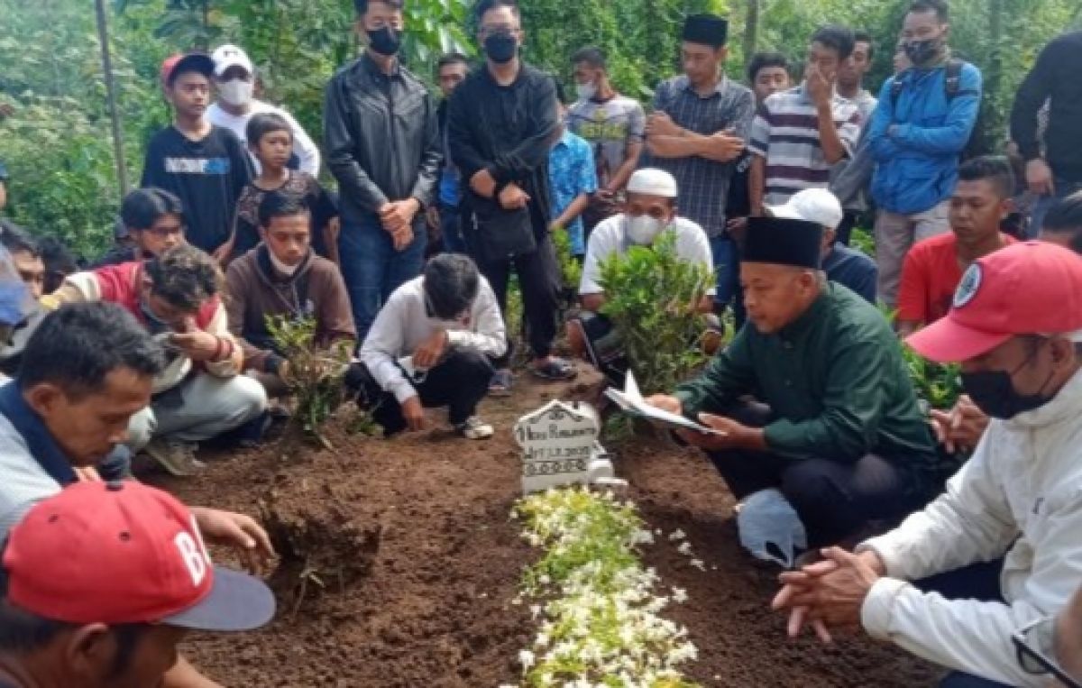 Makam Heru Purwanto alias Hero Tito. (Foto: Bagus for jatimnow.com)