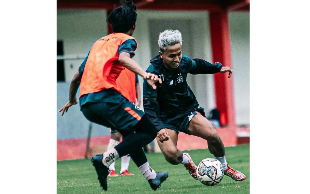 Pemain Persik Kediri saat berlatih (Foto: Instagram @persikfcofficial)