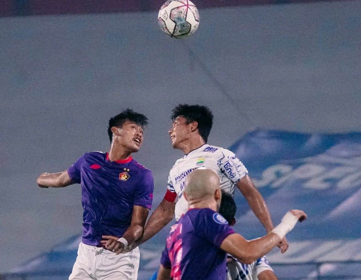 Laga antara Persik Kediri dan Persib Bandung di Stadion Kapten I Wayan Dipta, Gianyar, Bali.(Foto: IG @perskfcofficial)