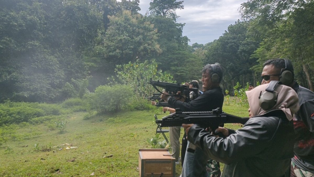 Sakti menggelar family gathering di hutan Kabupaten Banyuwangi. (Foto-foto: Jajeli Rois/jatimnow.com)