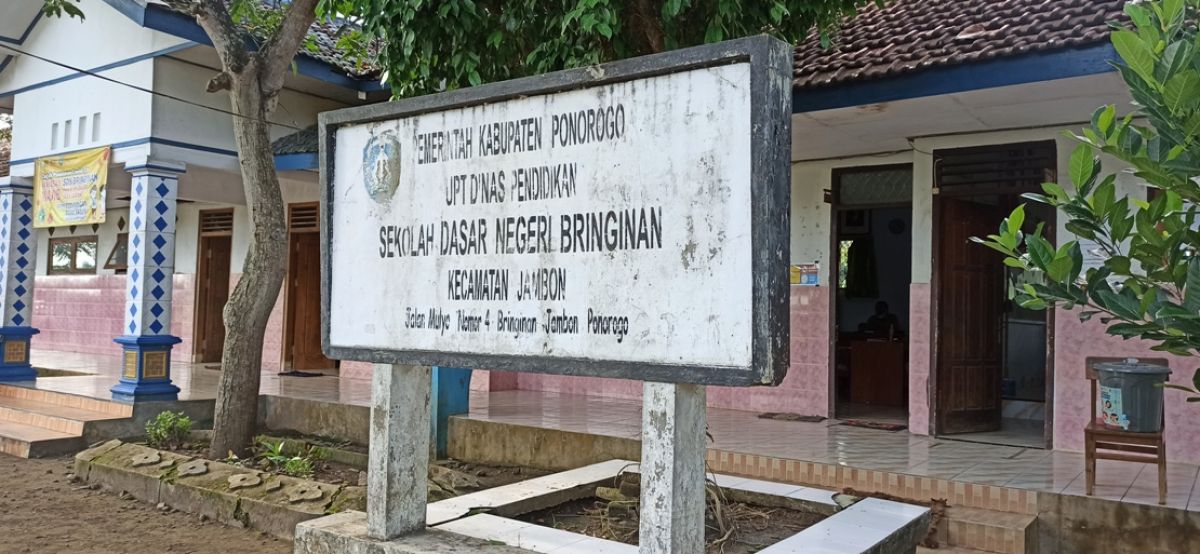 Salah satu sekolah tanpa Kepala sekolah.(Foto: Mita Kusuma/jatimnow.com)