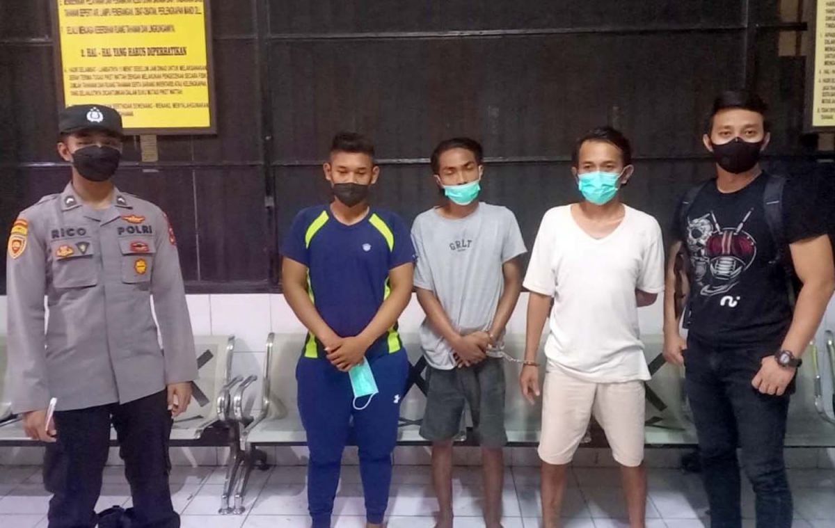 Ketiga sindikat pengedar sabu Surabaya-Gresik diamankan di Mapolrestabes Surabaya (Foto: Satresnarkoba Polrestabes Surabaya)