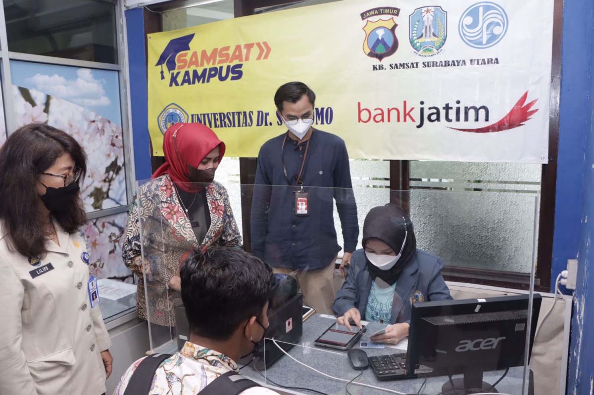 Unitomo luncurkan Samsat Kampus (Foto: Humas Unitomo for jatimnow.com)