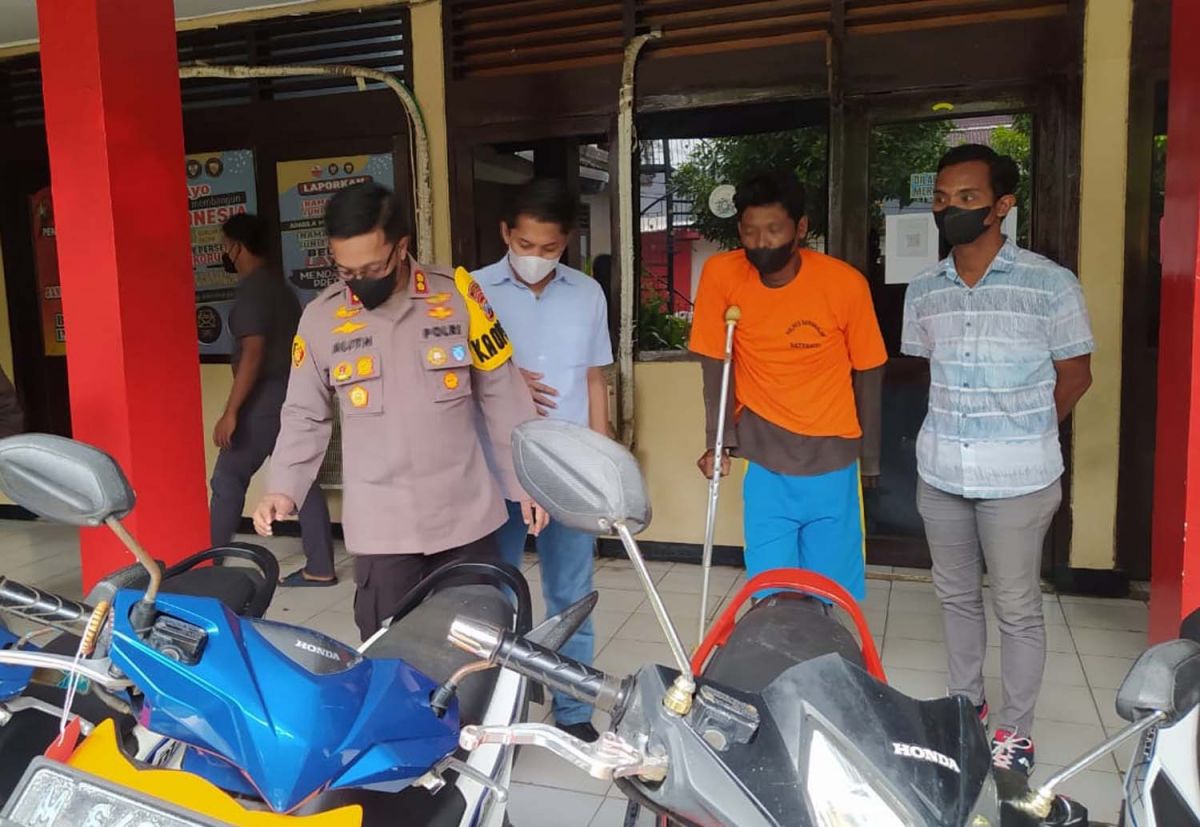Bandit motor dilumpuhkan kakinya oleh tim Satreskrim Polres Bangkalan (Foto: Fathor Rahman/jatimnow.com)