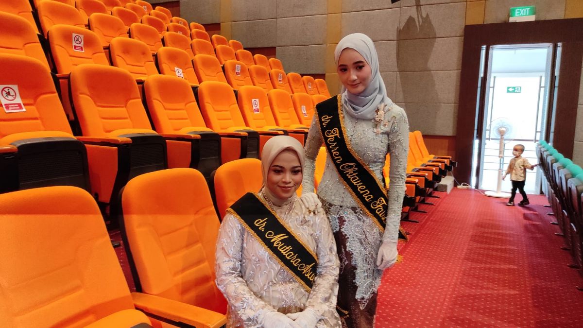 Perjuangan 2 Dokter Muda Lulus First Taker UKMPPD di Unusa Surabaya