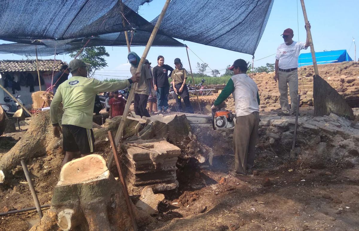 Penggalian di sisi barat Situs Pandegong Dusun Kwasen, Desa Menganto, Kecamatan Mojowarno, Kabupaten Jombang (Foto-foto: Elok Aprianto/jatimnow.com)