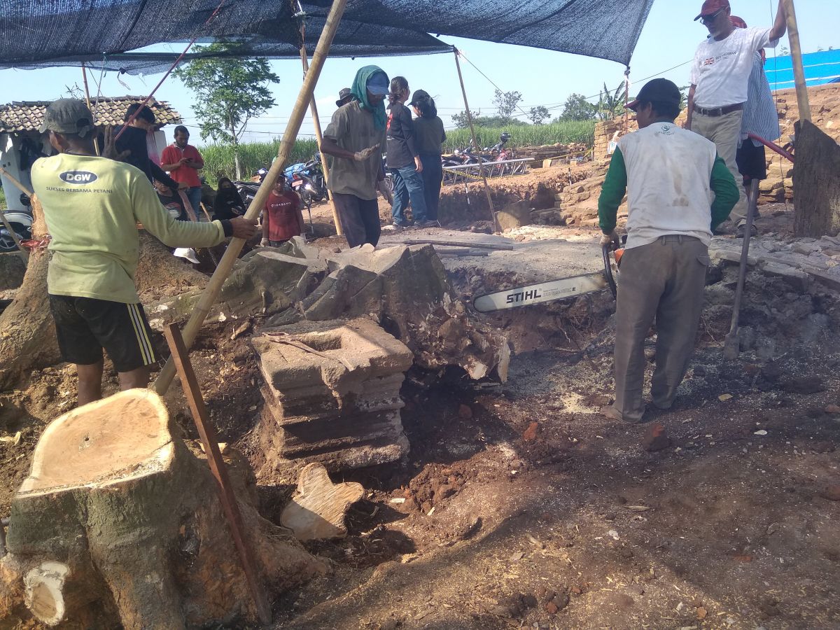 Hari ke-4 Ekskavasi Situs Pandegong, Peneliti BPCB Jatim Temukan Kepala Nandi