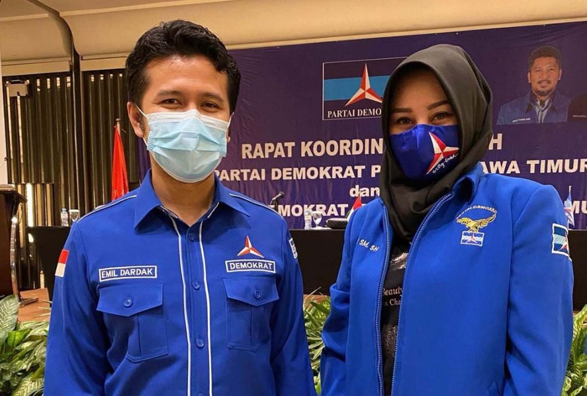 Ketua Demokrat Jatim, Emil Elestianto Dardak dan Sekretaris DPC Demokrat Nganjuk, Endah Sri Murtini (Foto: Demokrat Jatim)