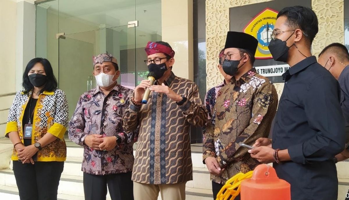 Menteri Pariwisata dan Ekonomi Kreatif (Menparekraf) Sandiaga Uno saat di Madura.(Foto: Yuli Astuti)