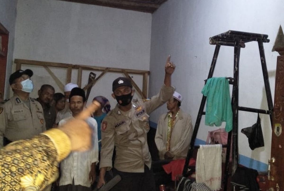 Pulang Tarawih, Warga Rogojampi Banyuwangi Temukan Anak Gadisnya Gantung Diri