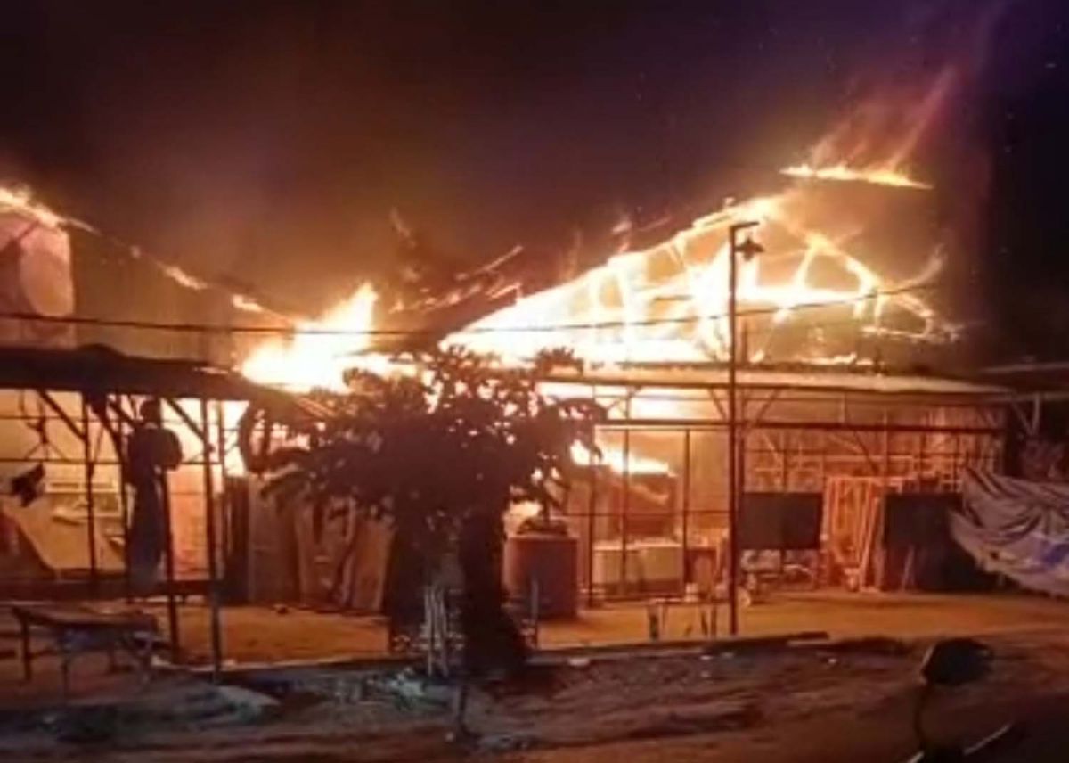 Gudang di Pamekasan Terbakar, Dua Mobil dan Satu Motor Dilaporkan Hangus