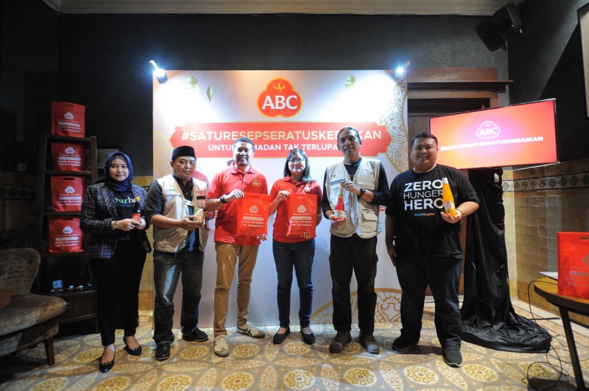Lewat #SatuResepSeratusKebaikan, ABC donasi ke masyarakat yang membutuhkan. (Foto: PT Heinz ABC Indonesia/jatimnow.com)
