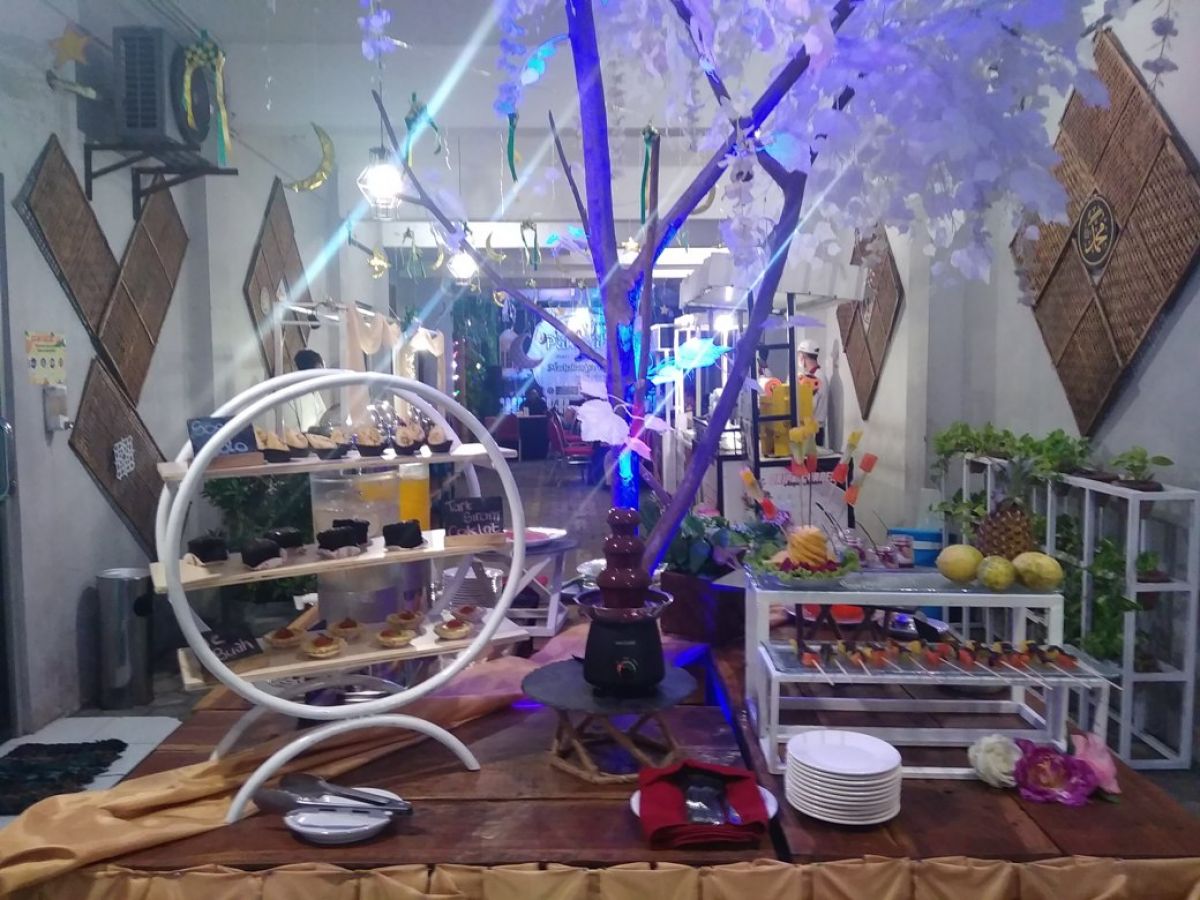 Berbagai macam hidangan Ramadan yang bisa Anda cicipi hanya dengan sekali bayar. (Foto: Green Red Hotel Syariah Jombang)