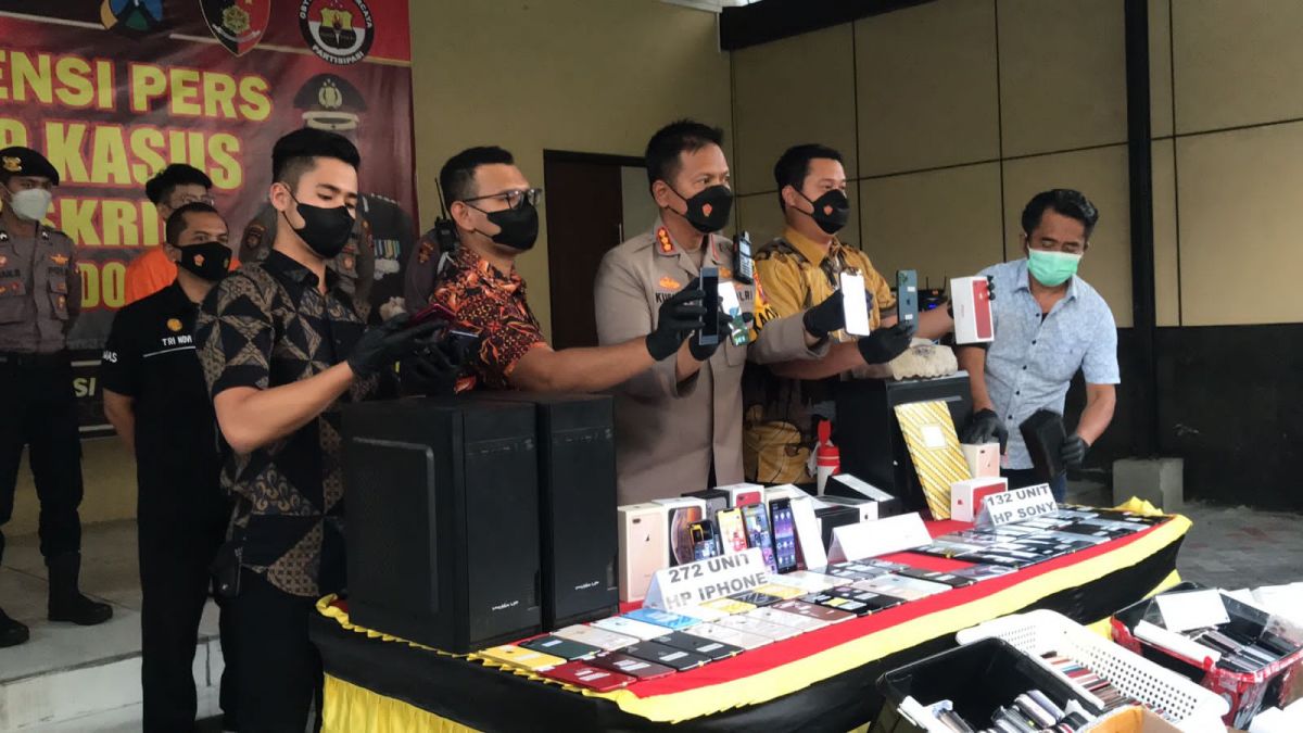 Polresta Sidoarjo Bongkar Perdagangan Ilegal, Ratusan HP Rekondisi Disita