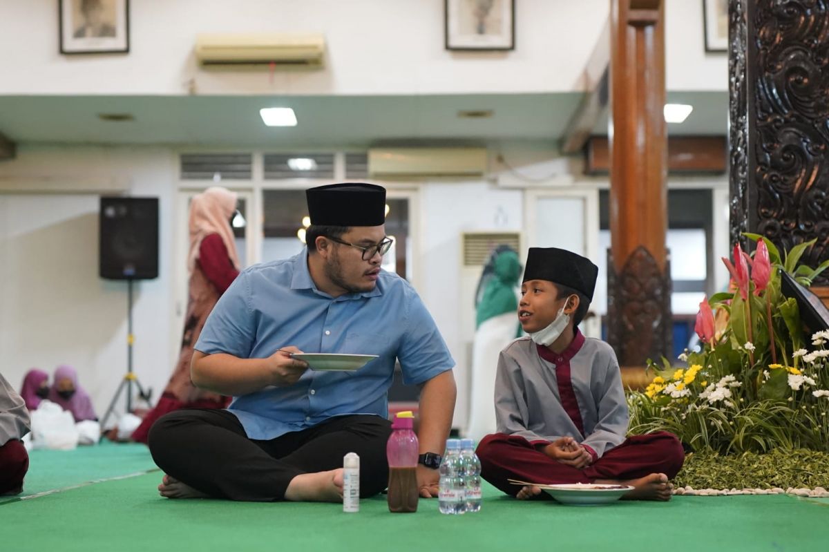 Bukber Bareng 1558 Anak Yatim, Mas Dhito Ingatkan Pemahaman Ideologi Pancasila