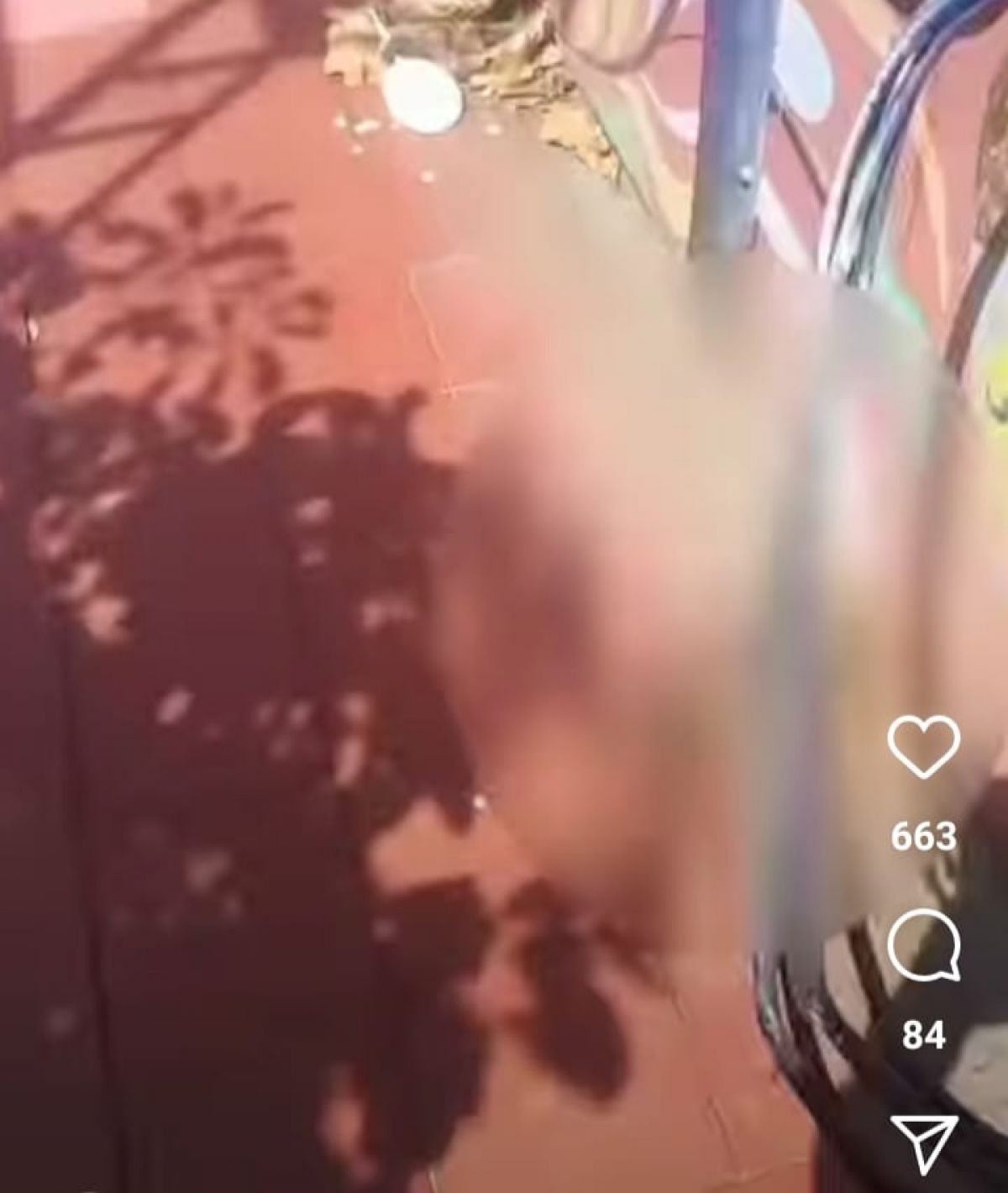 JPO di Kota Malang banyak terdapat kotoran manusia.(Foto: Tangkapan layar video viral)