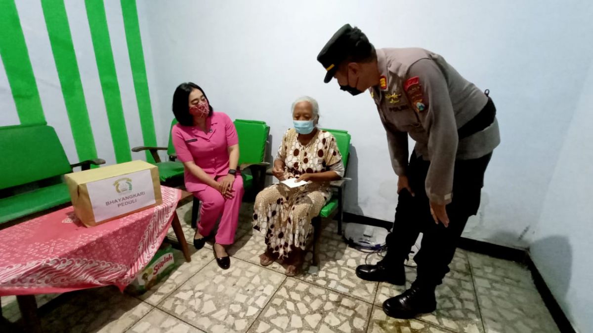 Polsek Pagu Apresiasi Keberanian Mbah Poninten Bikin Jambret Keok