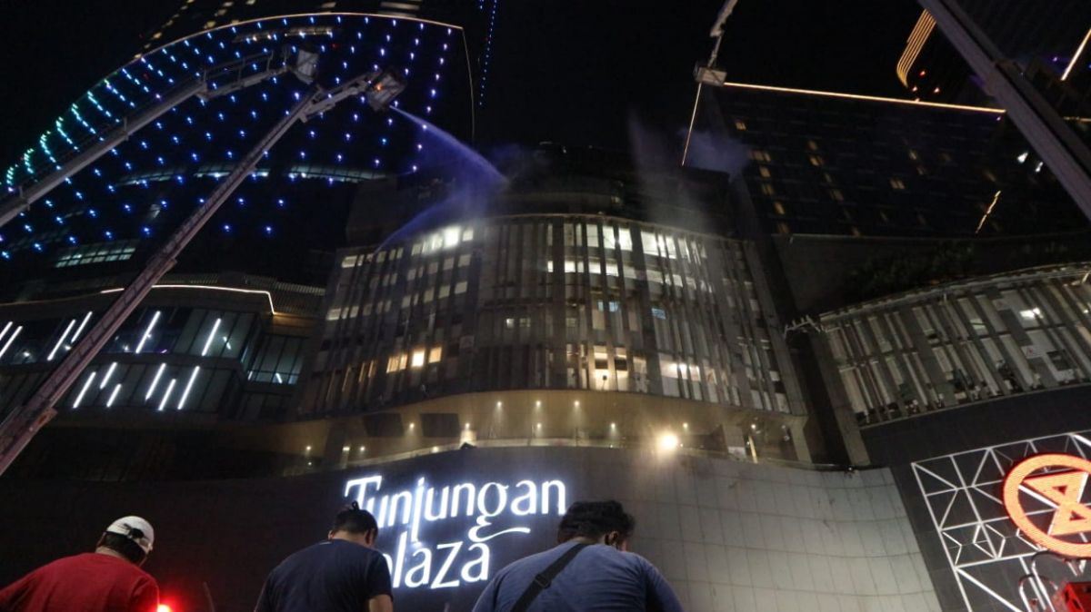 Polisi Terjunkan Tim Labfor Usut Penyebab Kebakaran di Tunjungan Plaza Surabaya