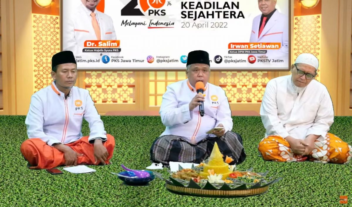 Ketua PKS Jatim Irwan Setiawan saat menggelar syukuran Milad ke-20 (Dok PKS Jatim/jatimnow.com)
