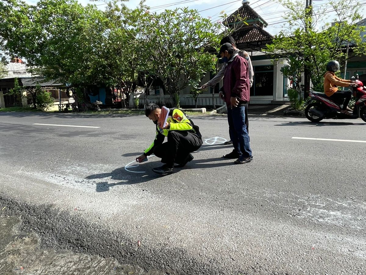 Ditabrak Truk Tangki, Pemotor di Prambon Meninggal Dunia