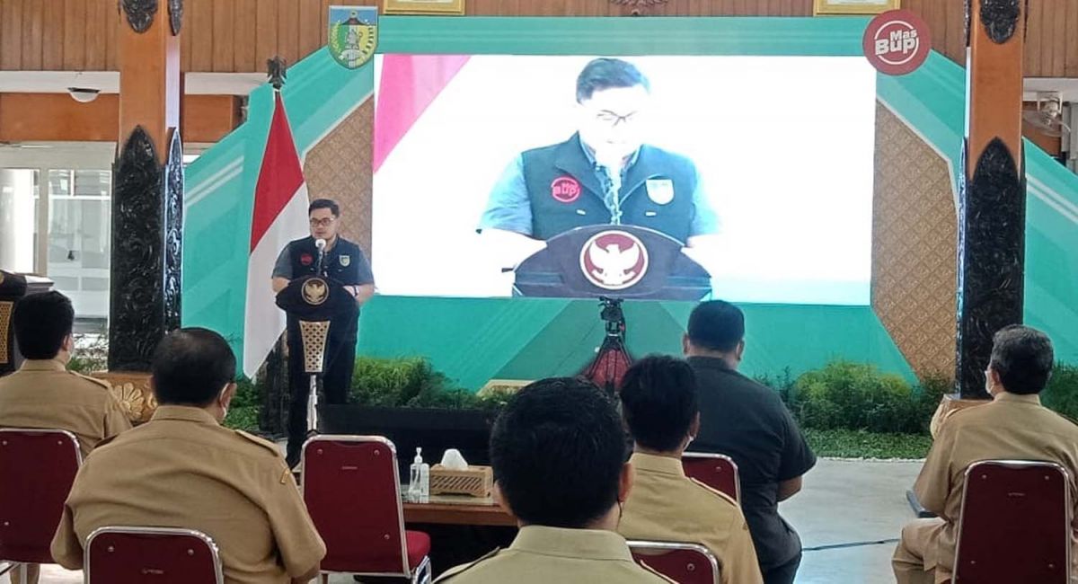 Bupati Kediri Hanindhito Himawan Pramana (Mas Dhito) saat melaunching Panji CorpU (Foto: Yanuar Dedy/jatimnwo.com)