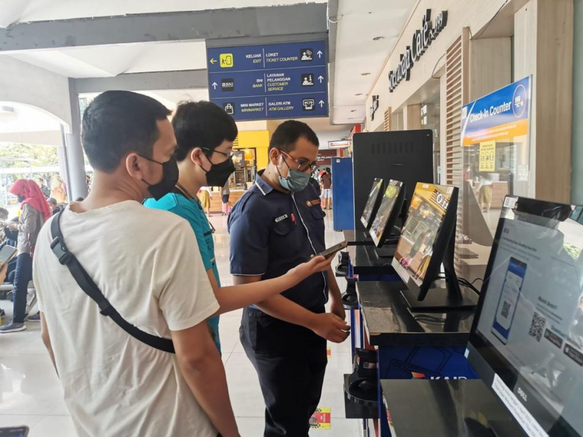 Calon penumpang kereta api.(Foto: Humas KAI Daop 8 Surabaya)