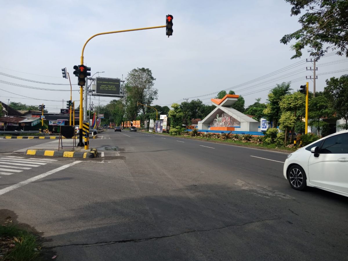 Pintu gerbang Tol Tembelang.(Foto: Elok Aprianto)