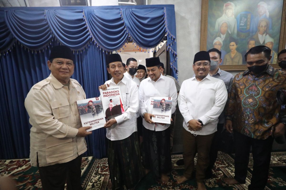 Menhan RI Prabowo Subianto Temui Sahabat Lama di Ponpes Genggong Probolinggo